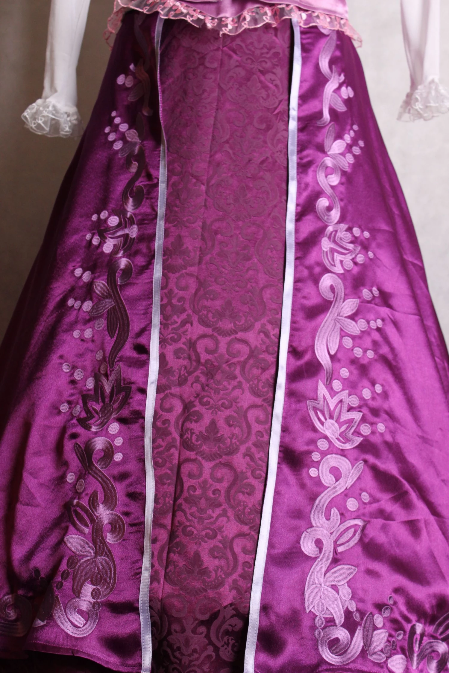 Tangled Rapunzel Princess Purple Cosplay Dress 7 Tangled Rapunzel Princess Purple Cosplay Dress - Image 5