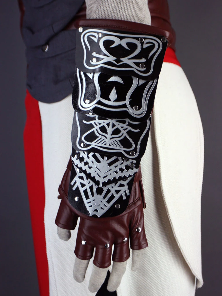 Assassin's Creed Altair Cosplay Costume - Deluxe 6 Assassin's Creed Altair Cosplay Costume - Deluxe - Image 4